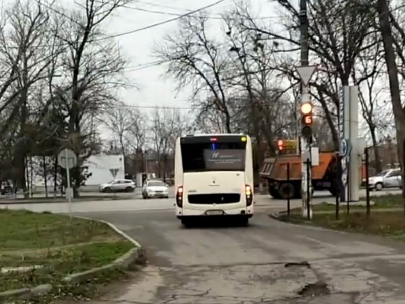 Жители Новочеркасска пожаловались на автобусы, игнорирующий останову у больницы