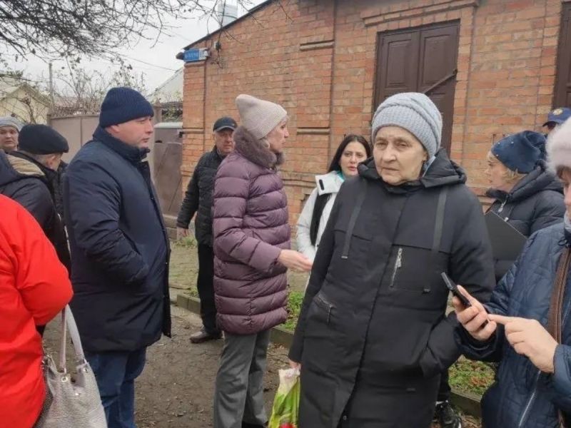 В Таганроге при разминировании обломков БПЛА, пострадали еще пять частных домов