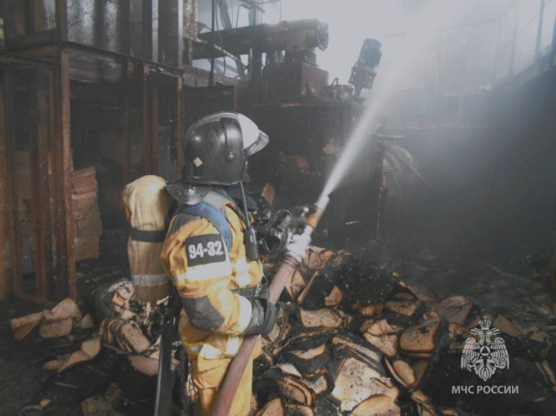 На Ворошиловском в Ростове произошел пожар в здании общепита