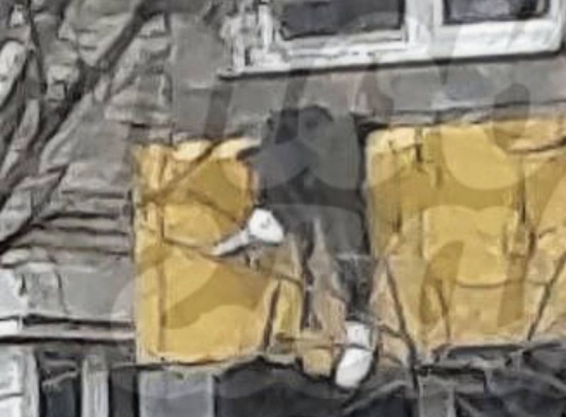 В Ростове 18-летний парень погиб после падения из окна многоэтажки