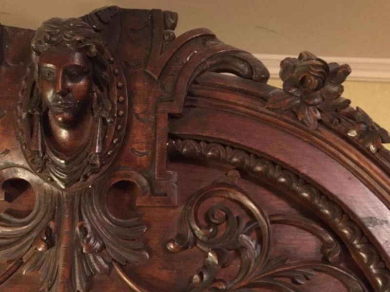 Антикварные находки на популярном сайте объявлений: что необычного продают в Ростове