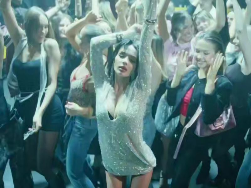 Ростовчанку Валю Карнавал захейтили после выхода нового трека «Мы в клуб»