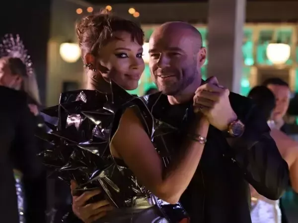 Полина Диброва призналась, что ждет свадьбу с Романом Товстиком