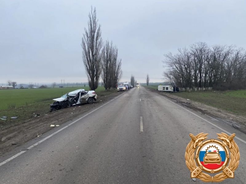 Три человека пострадали в массовом ДТП с иномаркой, грузовиком и автобусом