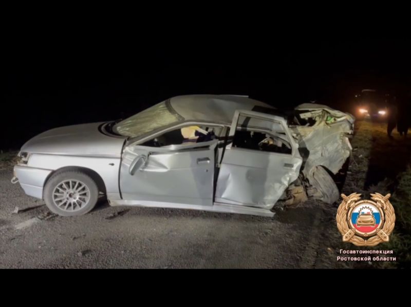 Машины — в хлам: три человека получили травмы после ДТП в Ростовской области