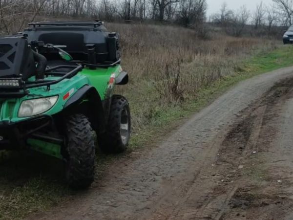 В Ростовской области 27-летний парень погиб в ДТП с перевернувшимся квадроциклом