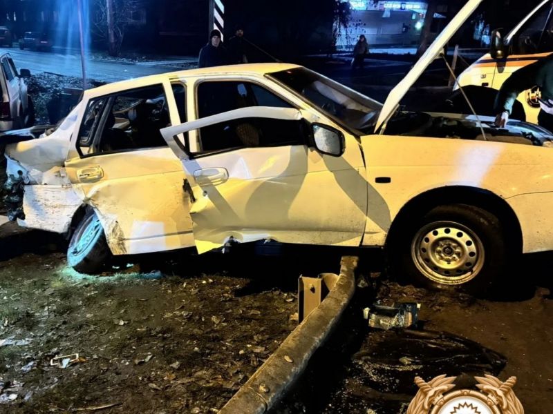 В Ростовской области женщина выехала на перекресток на красный свет и устроило цепное ДТП