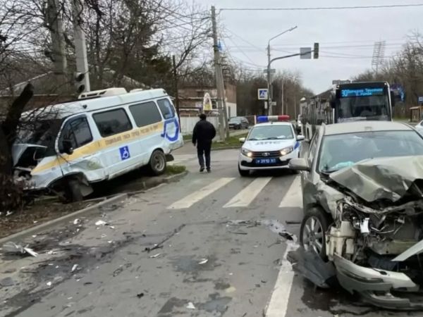 Два человека пострадали в ДТП с ГАЗелью в Ростове