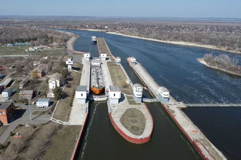 Рассматривается вопрос об организации по морю из Ростовской области в Мариуполем.