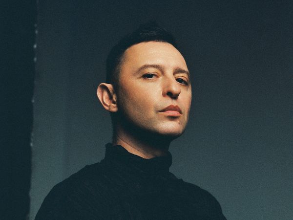 Певец Рома Зверь не придет на презентацию персональной выставки в Ростове