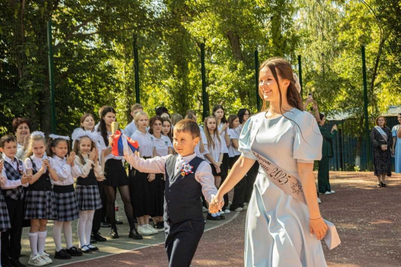 Власти Ростовской области сообщили даты проведения последних звонков и выпускных вечеров