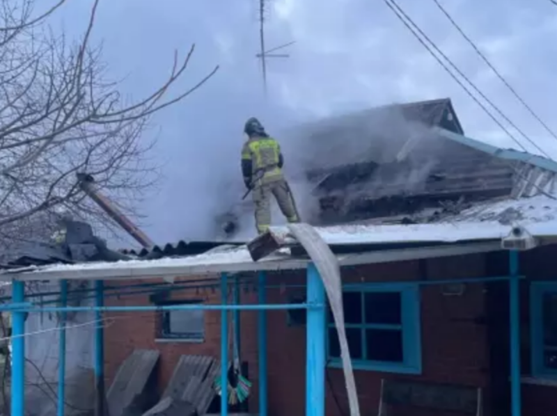 Частный дом сгорел в Волгодонске из-за неисправного печного отопления