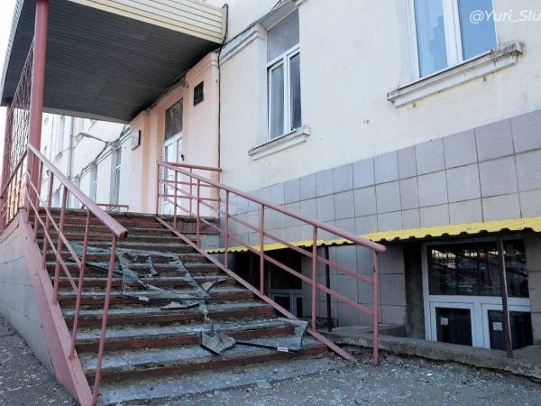 Здание Таганрогского механического колледжа повреждено после атаки БПЛА