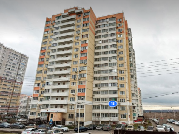 В Ростове парень разбился насмерть, выпав из окна 16-этажного дома