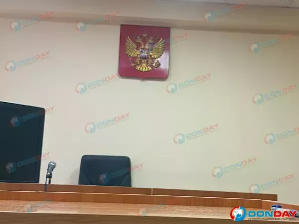 Суд по делу экс-заместителей губернатора Ростовской области задерживают уже на час
