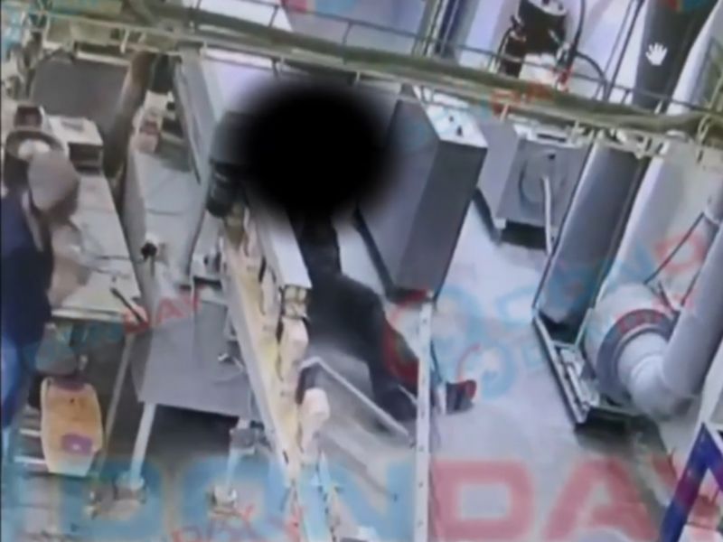 В Таганроге рабочий получил страшные ожоги от раскаленного клея на производстве