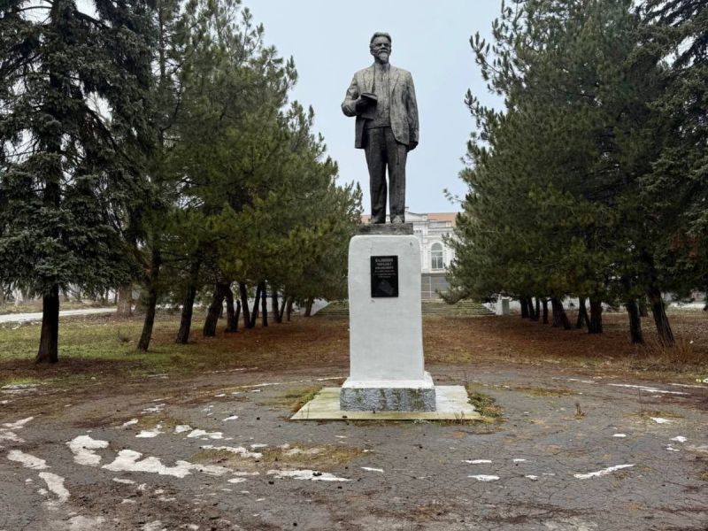 Жители Красного Сулина назвали привокзальную площадь «зоной отчуждения»