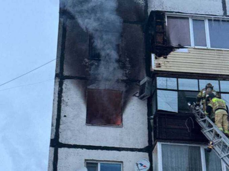 Житель Шахт погиб в пожаре, охватившем квартиру и балкон