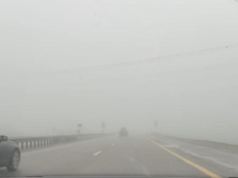 Трассу М-4 в Ростовской области окутал туман