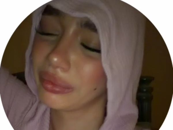 Валя Карнавал разрыдалась на камеру после обвинения в фальшивости