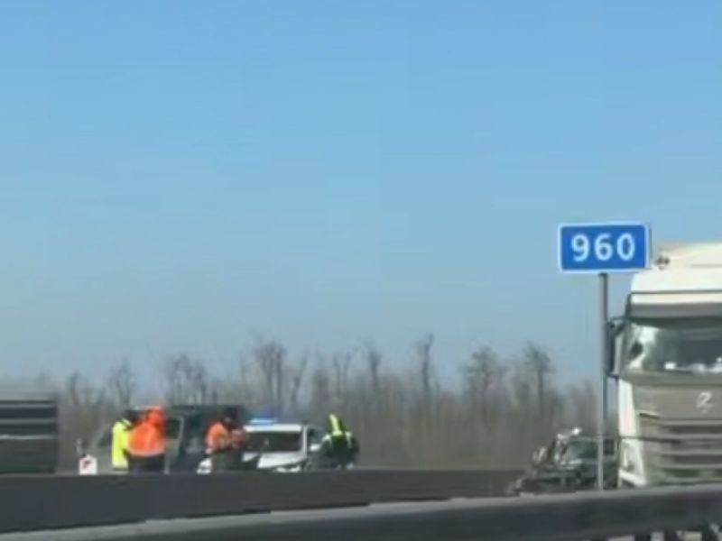 В Красносулинском районе образовался гигантский затор из-за ДТП