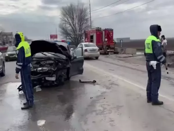 Два человека пострадали в жестком ДТП под Аксаем
