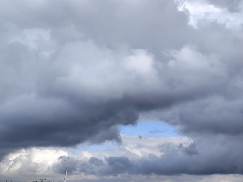 В Ростовской области сняли и вновь объявили беспилотную опасность утром 23 марта