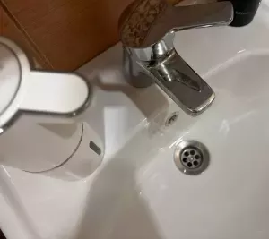 Из-за аварии на водоканале отключили воду в трёх районах Ростова