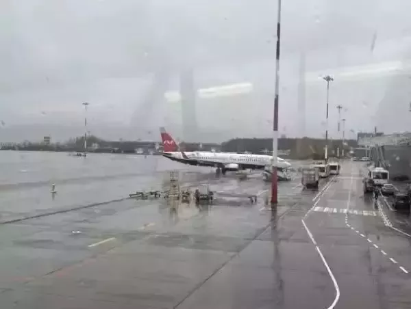 Пострадавшую в результате атаки БПЛА жительницу Таганрога доставят в Ростов санавиацией