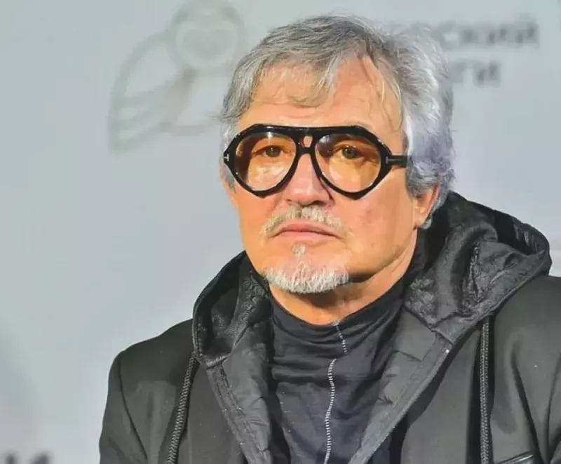 С Дмитрием Дибровым расторгли контракт и потребовали 6 млн рублей компенсации из-за скандала с расстегнутой ширинкой