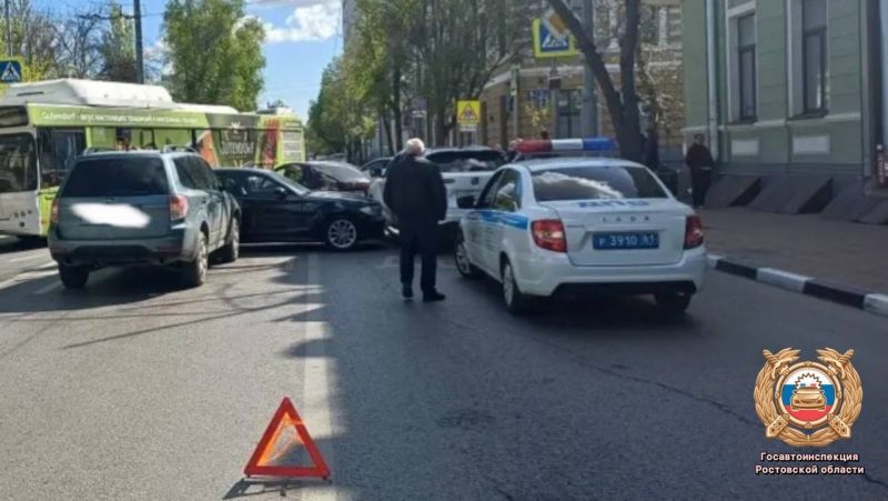 В Ростове произошло ДТП с участием пяти автомобилей: пострадал мужчина