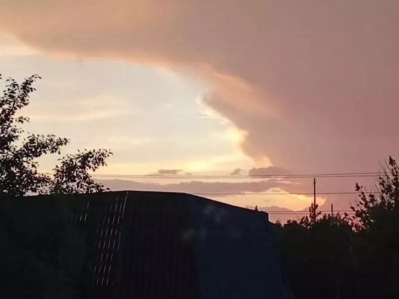 Ростовчане сделали яркие фото розовых облаков
